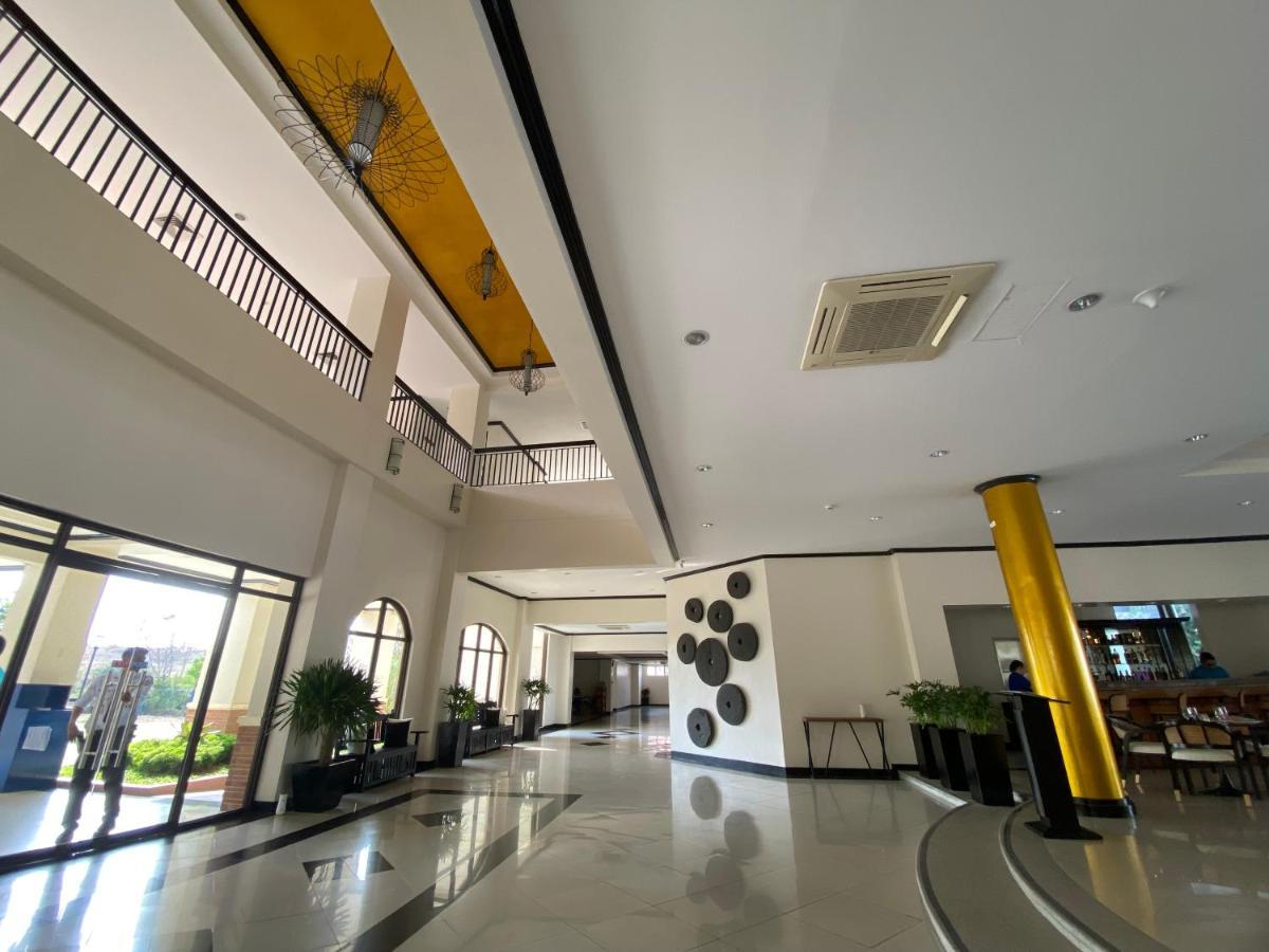 Plaza Del Norte Hotel And Convention Center 라오아그 외부 사진