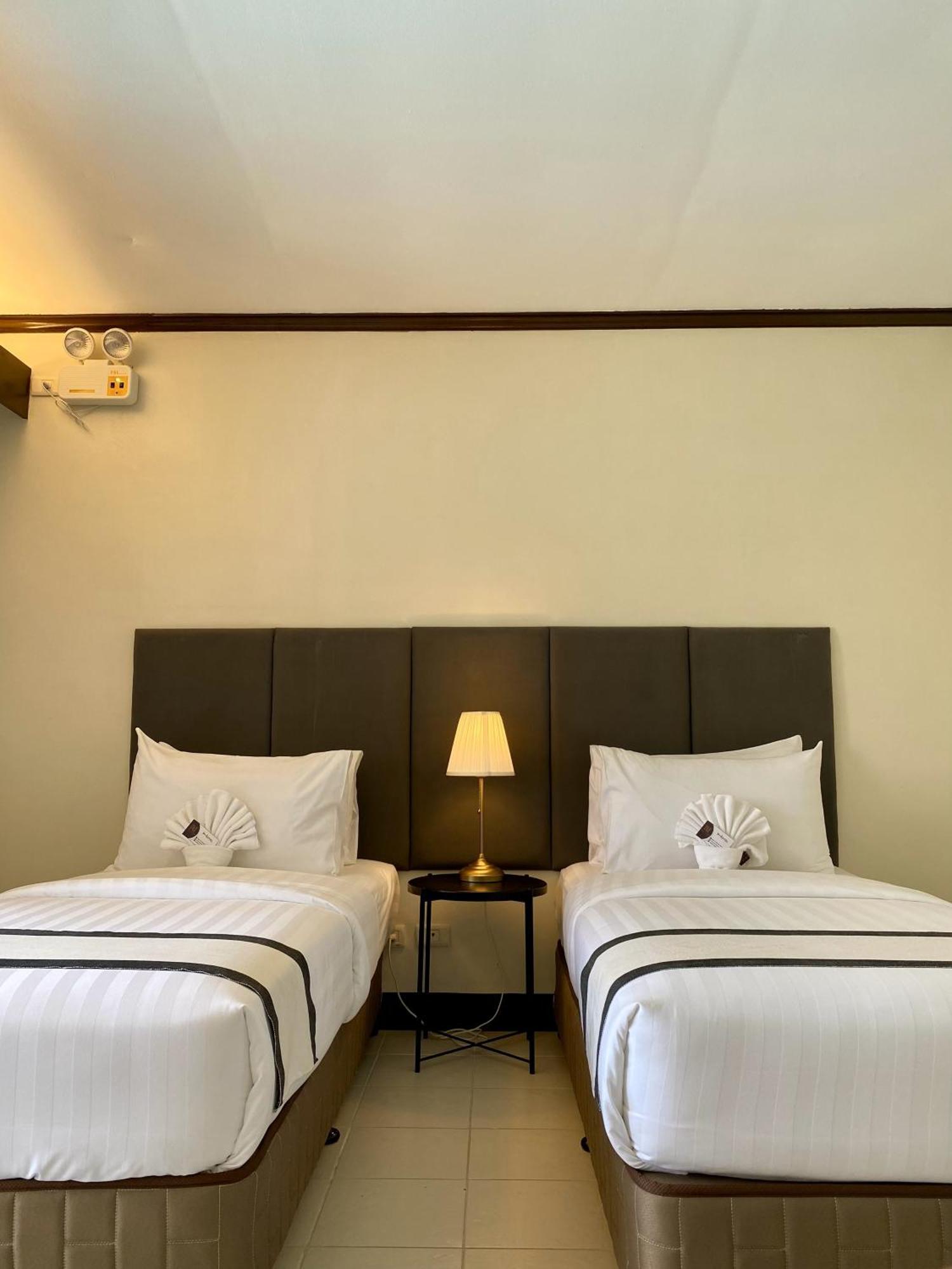 Plaza Del Norte Hotel And Convention Center 라오아그 외부 사진