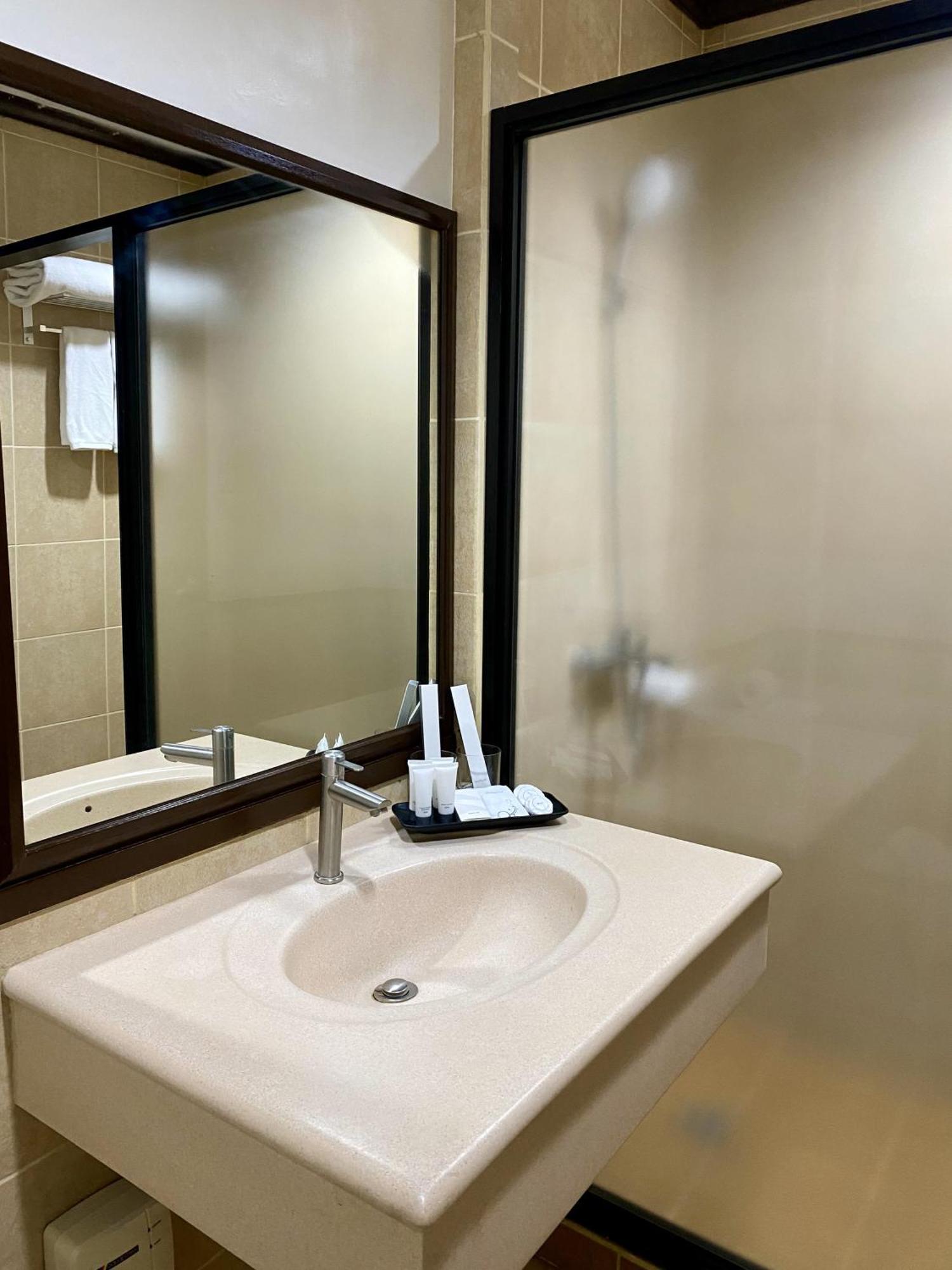 Plaza Del Norte Hotel And Convention Center 라오아그 외부 사진