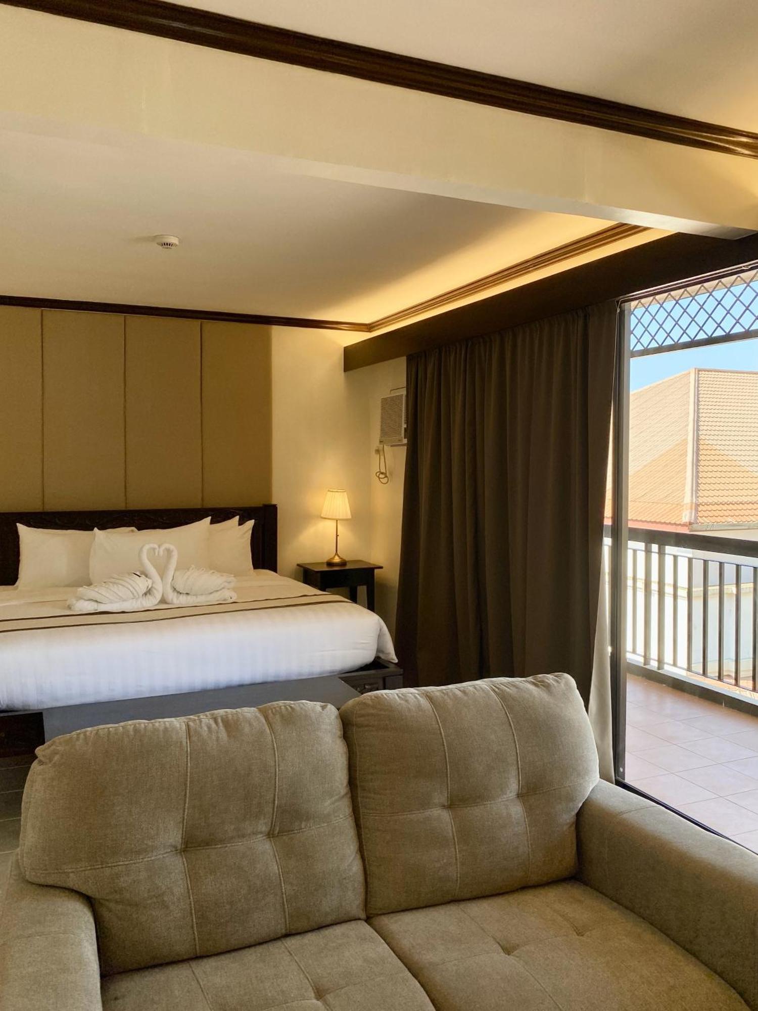 Plaza Del Norte Hotel And Convention Center 라오아그 외부 사진