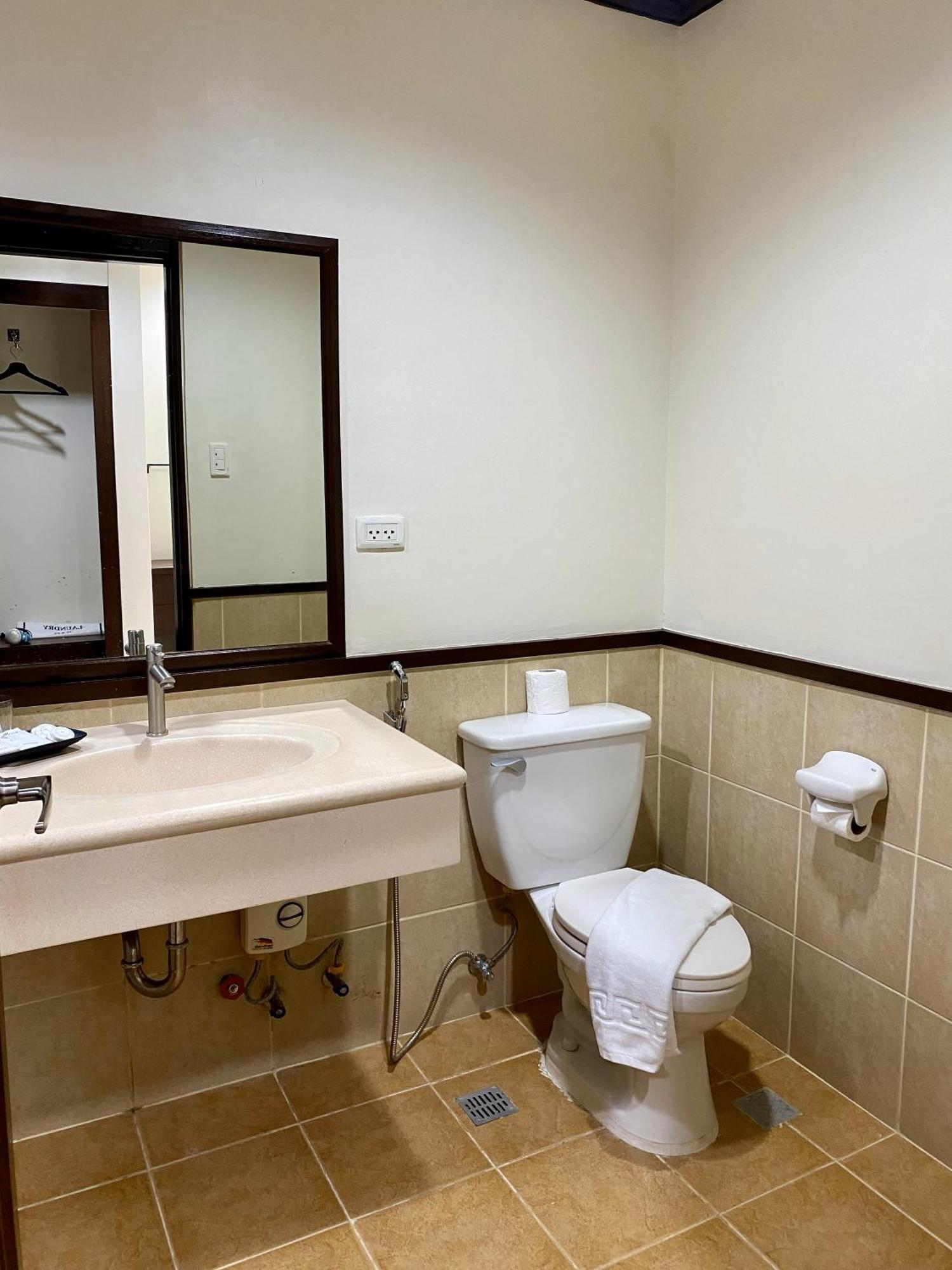 Plaza Del Norte Hotel And Convention Center 라오아그 외부 사진