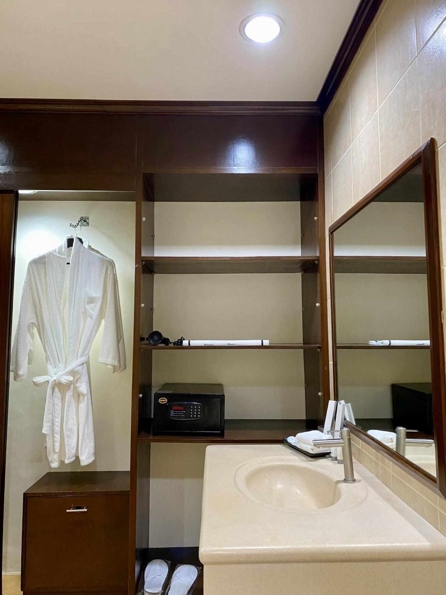 Plaza Del Norte Hotel And Convention Center 라오아그 외부 사진