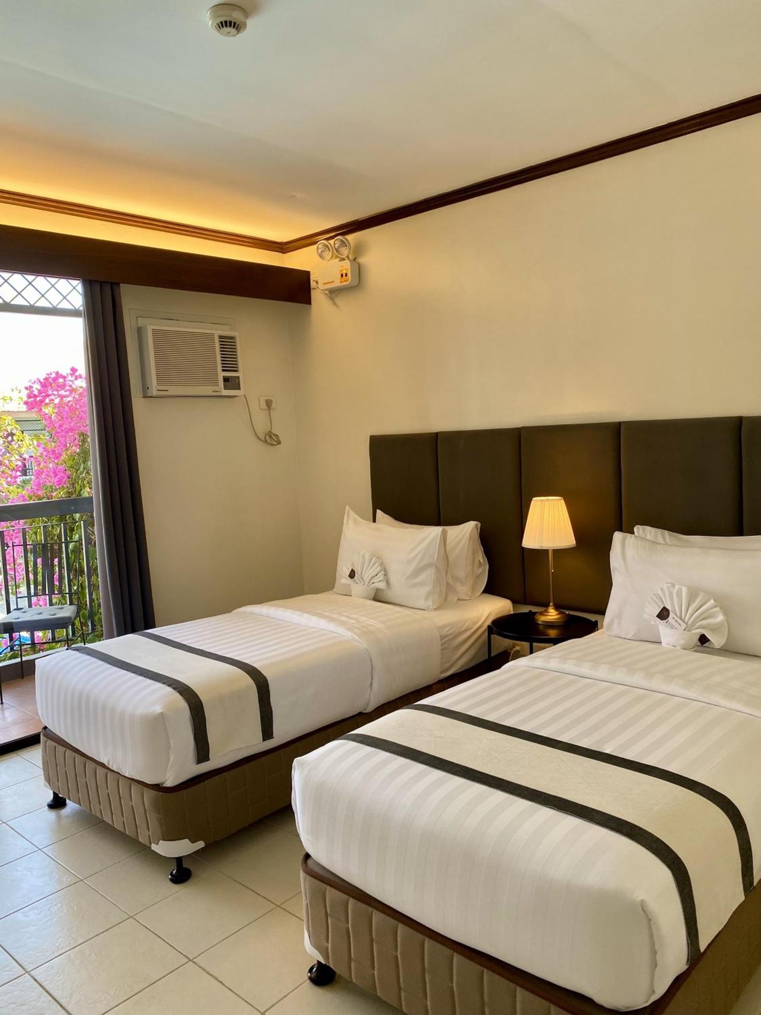 Plaza Del Norte Hotel And Convention Center 라오아그 외부 사진